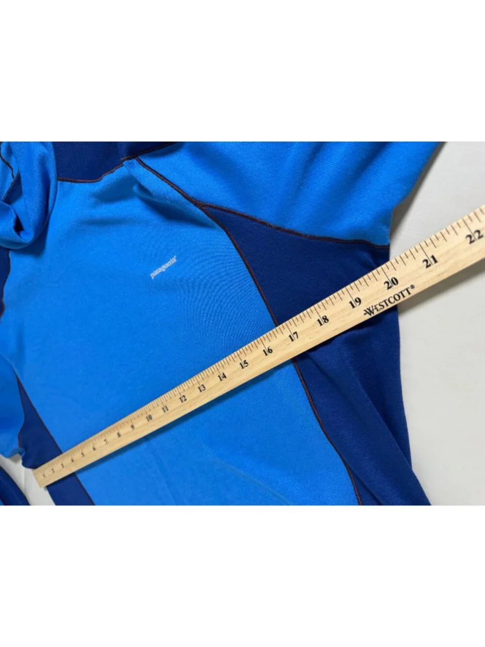 Patagonia Mens Blue Long Sleeve Capilene Base Layer Pullover Size Medium Outdoor